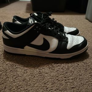 Men’s Nike panda dunks size 10.5 women’s size 12